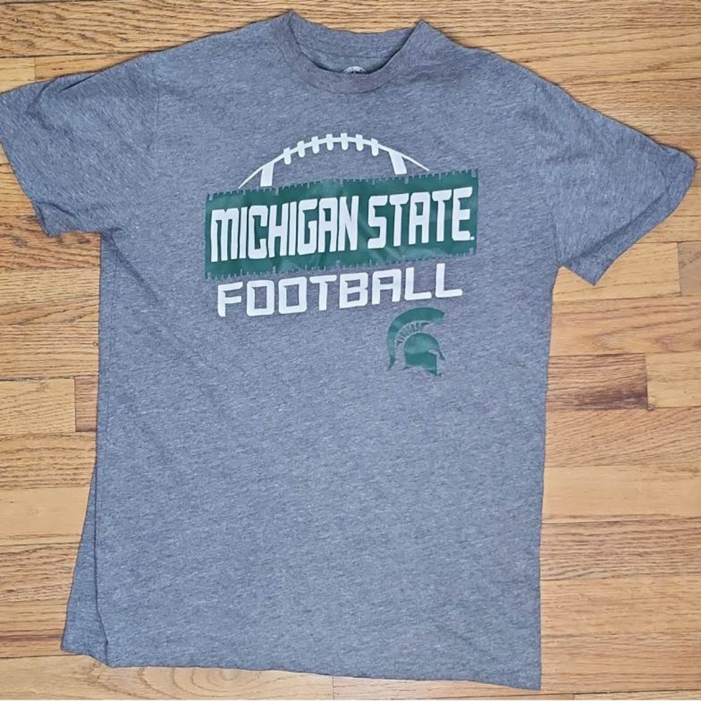 Michigan State University MSU Football Size Medium Football TShirt. 💚🤍💚🤍
